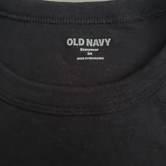 3/$20 EUC Old Navy Black Everywear Floral Bloom Wild T-Shirt XS - Picture 4 of 7